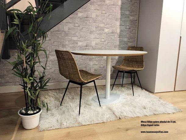 mesa-ovalada-pie-central