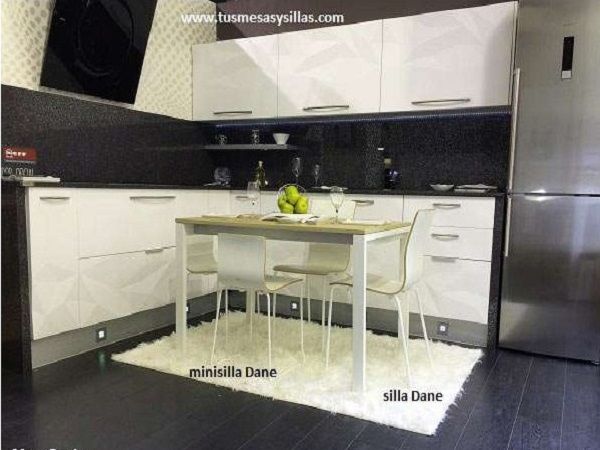 sillas-apilables-madera-laca-ondarreta